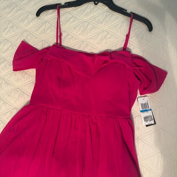 Dresses & Skirts - Chic Pink Off-Shoulder Dress